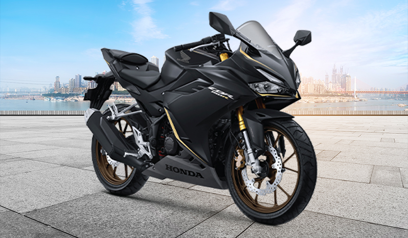 BACKGROUD-CBR150R-TIEU-CHUAN-XAM-DEN.jpg